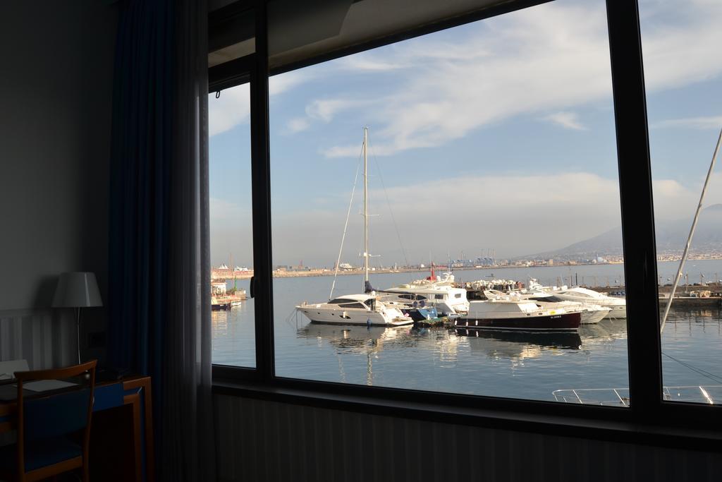 Hotel Transatlantico Neapel Zimmer foto